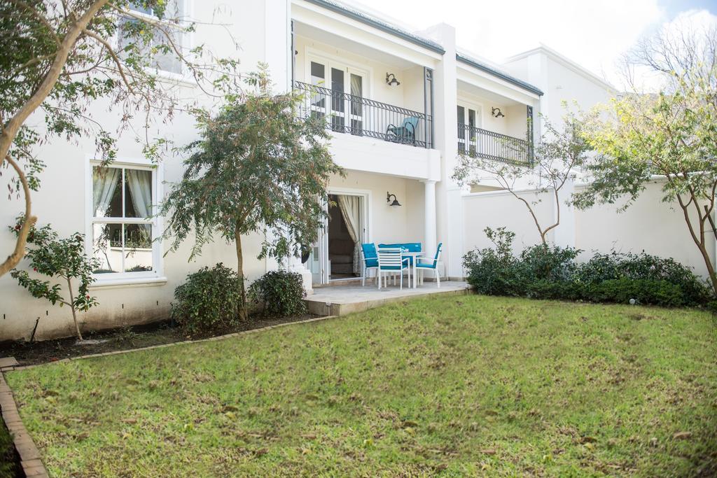 Maison Des Huguenots Le Roux Franschhoek Exterior foto